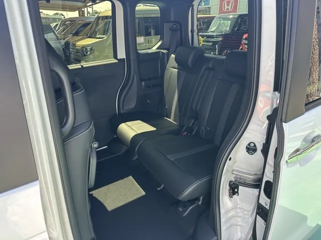 N-BOX(ホンダ)N-BOXカスタムターボ コーディネートスタイル 4WD届出済未使用車 4