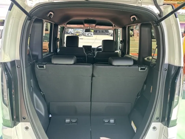 N-BOX(ホンダ)N-BOXカスタムターボ コーディネートスタイル 4WD マルチビュー届出済未使用車 10