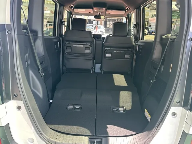 N-BOX(ホンダ)N-BOXカスタムターボ コーディネートスタイル 4WD マルチビュー届出済未使用車 11