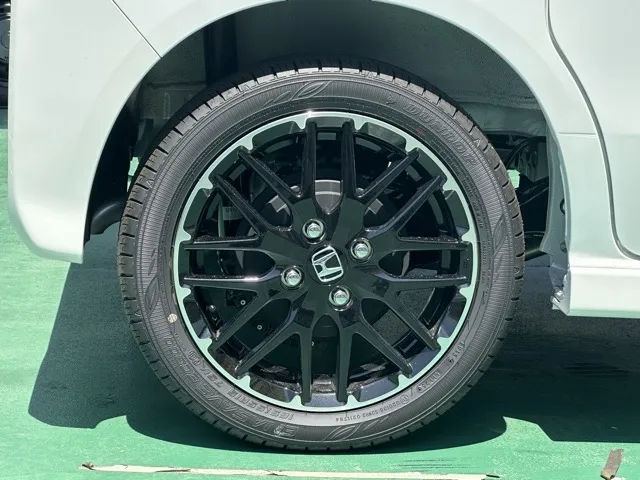 N-BOX(ホンダ)N-BOXカスタムターボ コーディネートスタイル 4WD マルチビュー届出済未使用車 13
