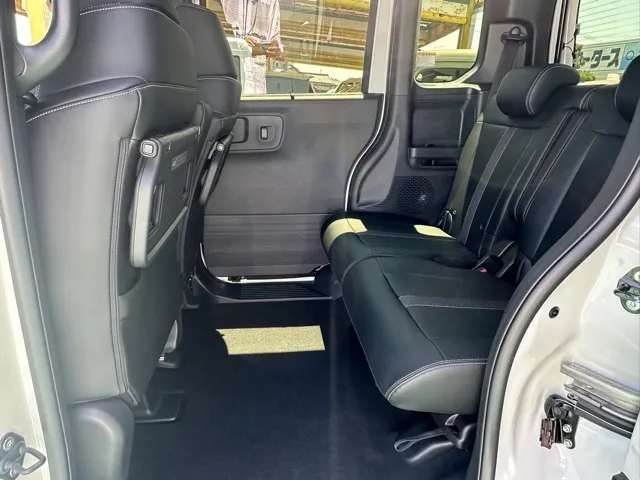 N-BOX(ホンダ)N-BOXカスタムターボ コーディネートスタイル 4WD マルチビュー届出済未使用車 4