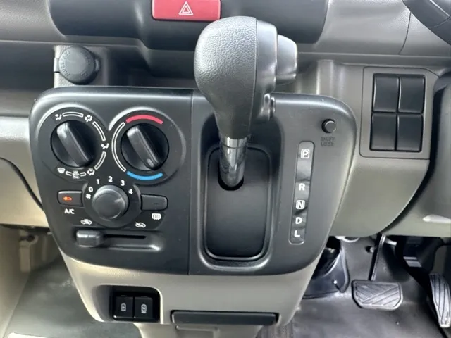 エブリイ(スズキ)NV１００クリッパーDX 4WD CVT中古車 17