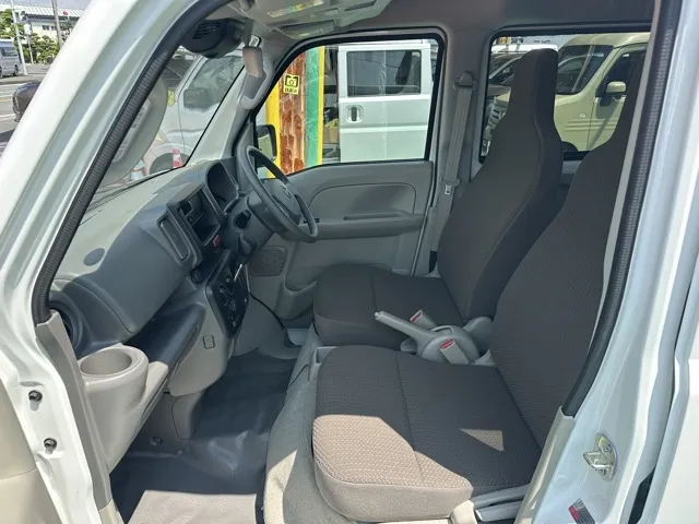 エブリイ(スズキ)NV１００クリッパーDX 4WD CVT中古車 3
