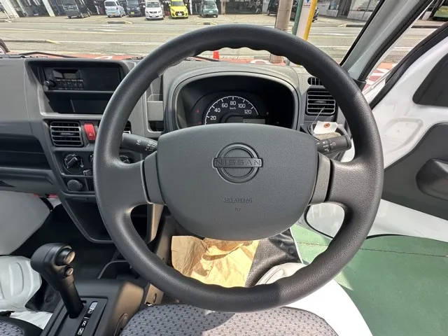 クリッパートラック(ニッサン)DX AT 4WD届出済未使用車 13