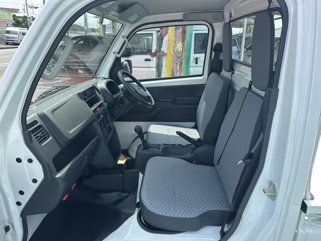 クリッパートラック(ニッサン)DX AT 4WD届出済未使用車 3