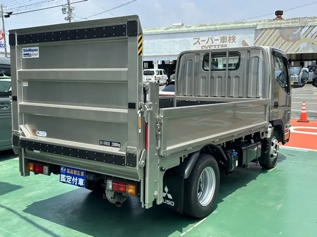 キャンター(三菱)全低床垂直ゲート 平ボディ 2ｔ 5MTレンタ登録済未使用車 9