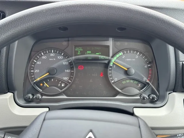 キャンター(三菱)全低床垂直ゲート 平ボディ 2ｔ 5MTレンタ登録済未使用車 18