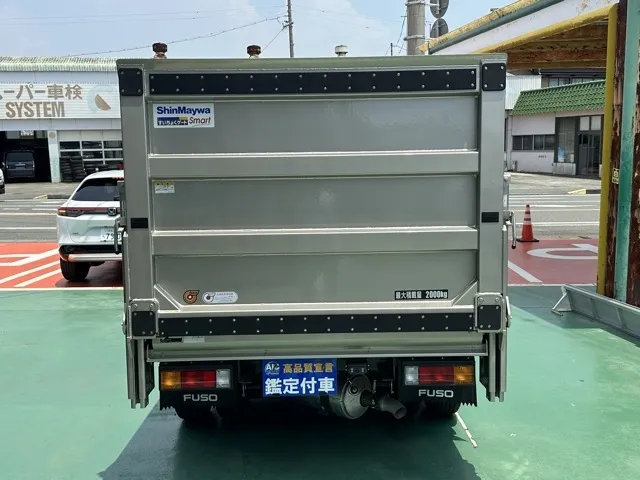キャンター(三菱)全低床垂直ゲート 平ボディ 2ｔ 5MTレンタ登録済未使用車 6
