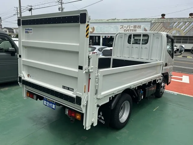 キャンター(三菱)全低床垂直ゲート 平ボディ 2ｔ 5MTレンタ登録済未使用車 12