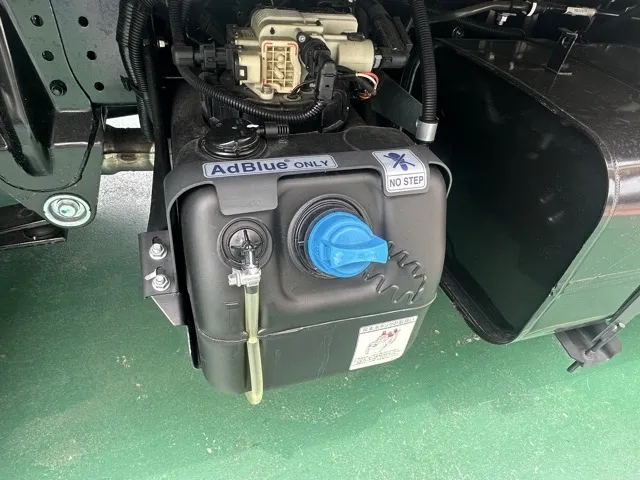 キャンター(三菱)全低床垂直ゲート 平ボディ 2ｔ 5MTレンタ登録済未使用車 14