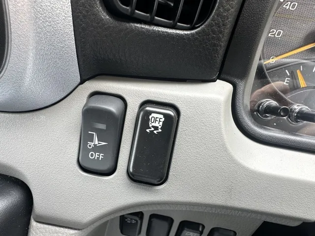 キャンター(三菱)全低床垂直ゲート 平ボディ 2ｔ 5MTレンタ登録済未使用車 19