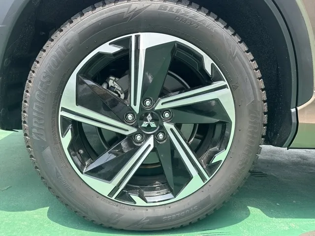 エクリプスクロス(三菱)P中古車 11