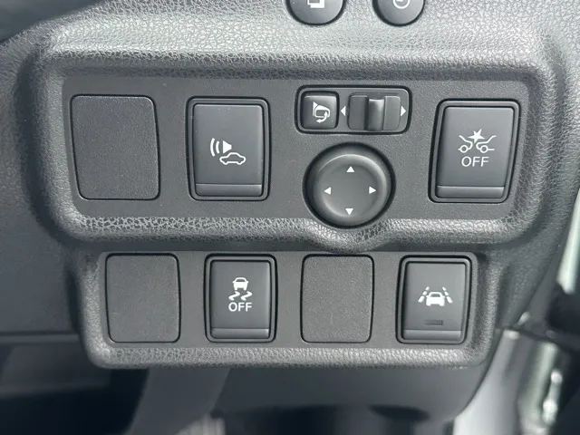 ノート(ニッサン)eパワー メダリスト中古車 12