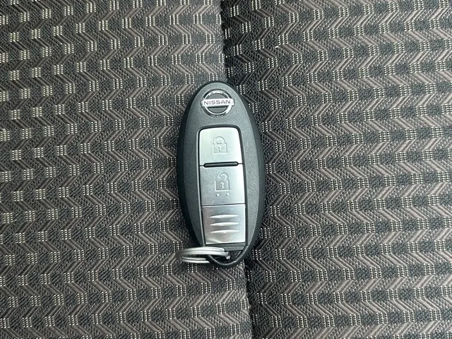 ノート(ニッサン)eパワー メダリスト中古車 25