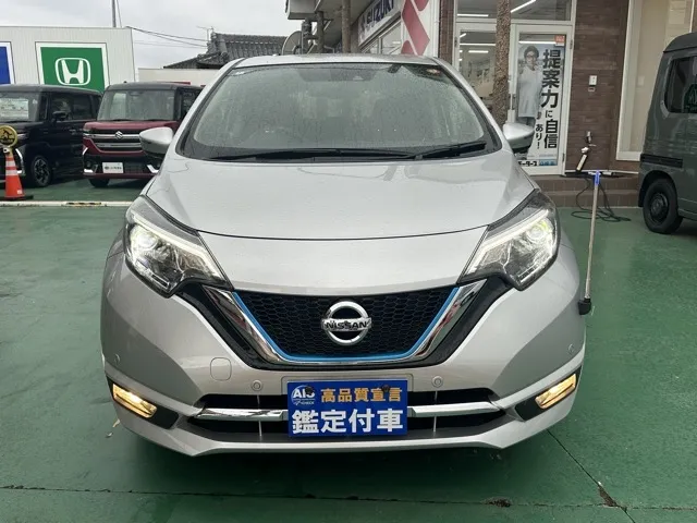 ノート(ニッサン)eパワー メダリスト中古車 29