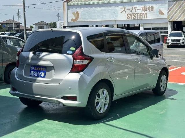 ノート(ニッサン)Ｘ中古車 9