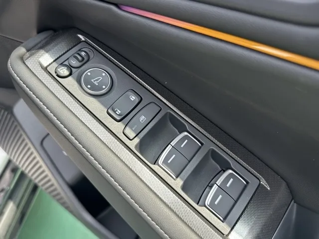 アコード(ホンダ)e：HEV中古車 11