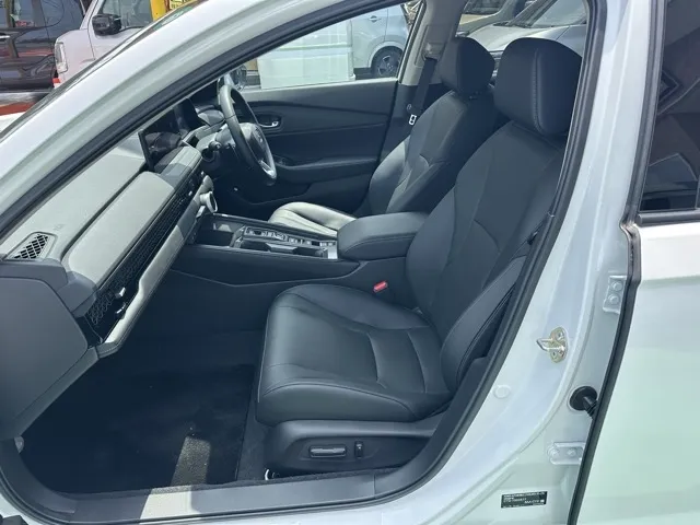 アコード(ホンダ)e：HEV中古車 3