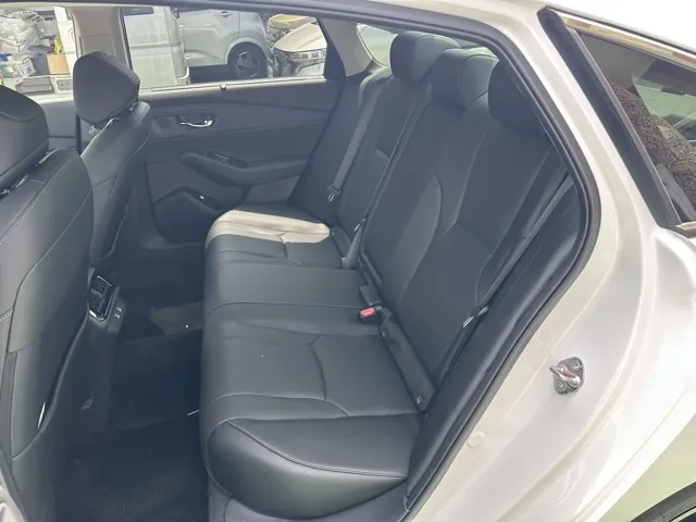 アコード(ホンダ)e：HEV中古車 4
