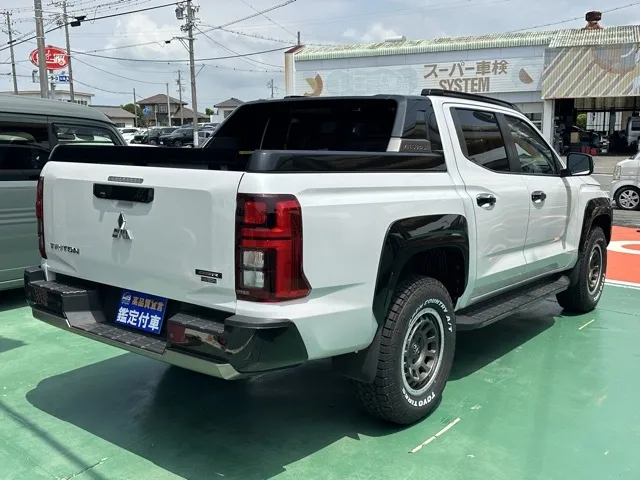 トライトン(三菱)GSR中古車 12