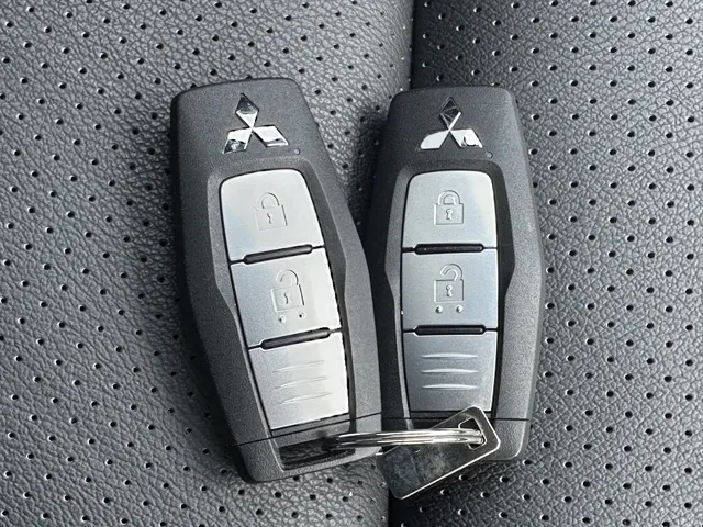 トライトン(三菱)GSR中古車 27