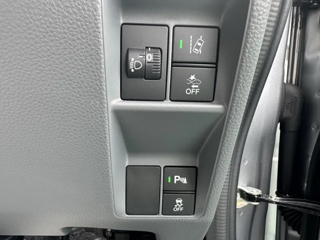 N-VAN(ホンダ)Gタイプ MT ４WDディーラ-試乗車 13