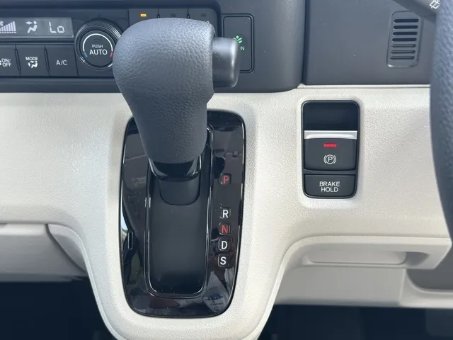 N-BOX(ホンダ)N-BOX コンフォートＰ届出済未使用車 16