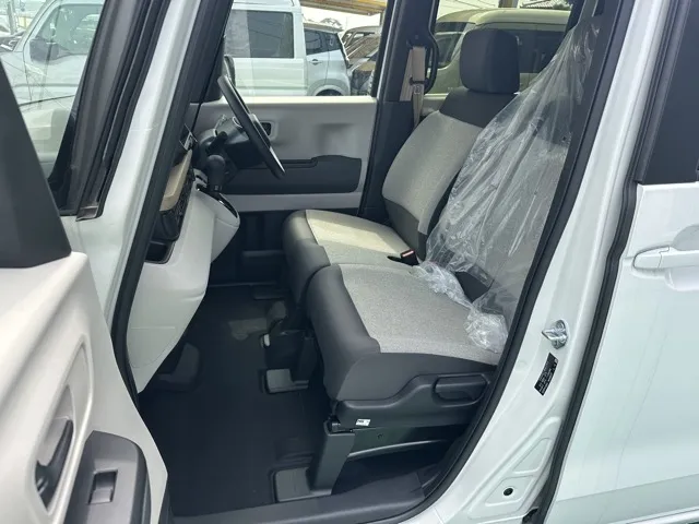 N-BOX(ホンダ)N-BOX コンフォートＰ届出済未使用車 3