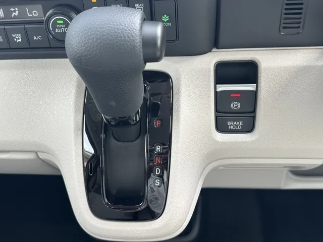 N-BOX(ホンダ)N-BOX コンフォートＰ届出済未使用車 17