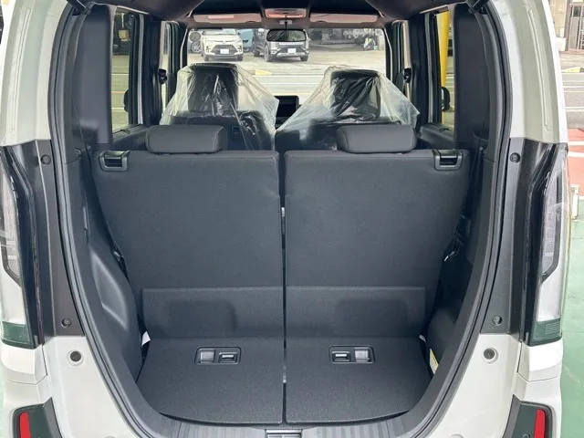 N-BOX(ホンダ)N-BOXカスタム届出済未使用車 9