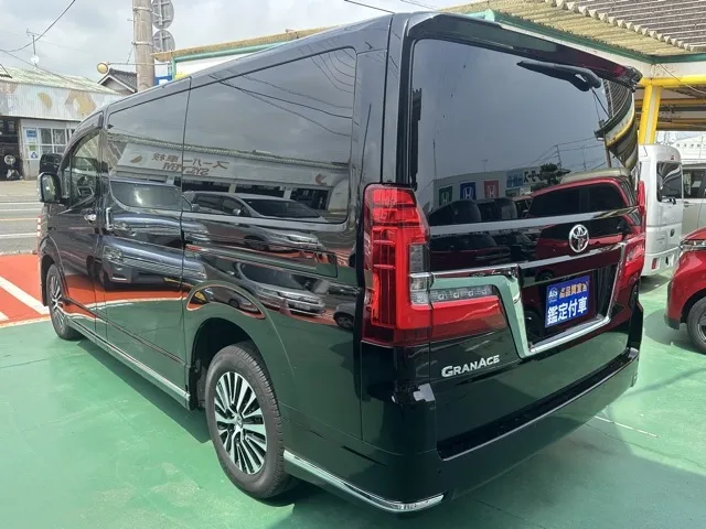 グランエース(トヨタ)G 8人中古車 2