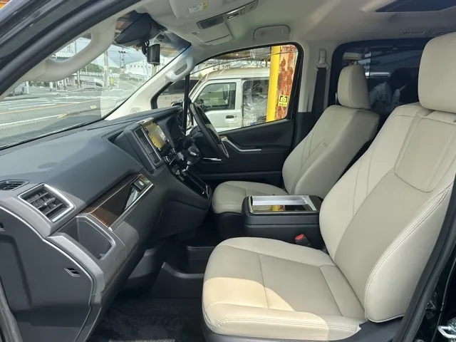 グランエース(トヨタ)G 8人中古車 3