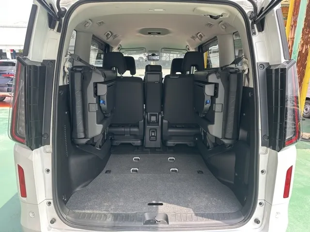 セレナ(ニッサン)X中古車 9