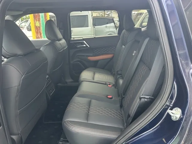 アウトランダー(三菱)P中古車 4