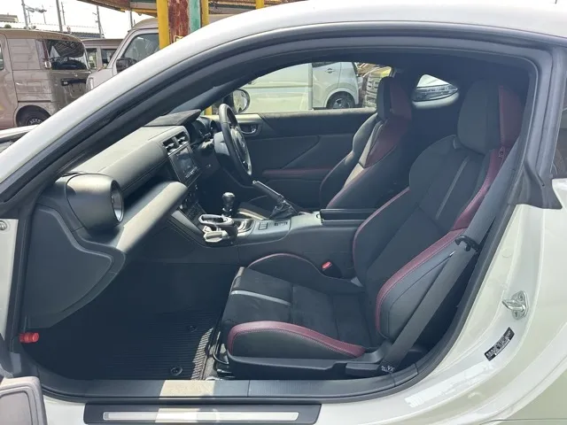 BRZ(スバル)STIスポーツ 6MT中古車 3
