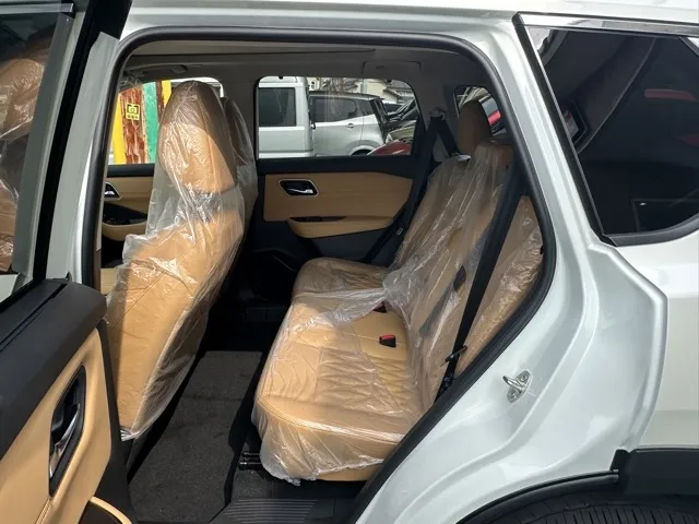 エクストレイル(ニッサン)G e-4ORCE サンルーフ ルーフレール ナッパレザー BOSE中古車 4