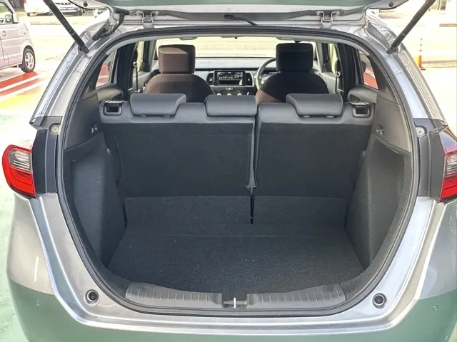 フィット(ホンダ)ベーシック中古車 8