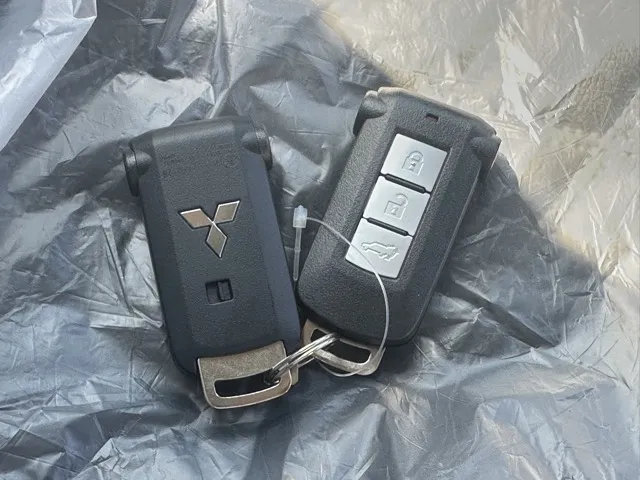 デリカD:5(三菱)ブラックED ７人 ナビ取付PKG 後席PKG登録済未使用車 28