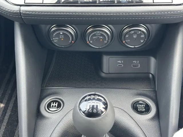 フェアレディZ(ニッサン)バージョンST 6MT登録済未使用車 17