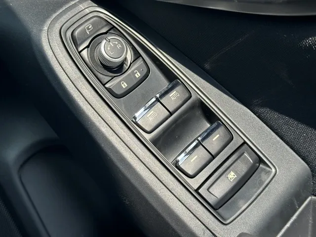 インプレッサ(スバル)2.0i-S アイサイト中古車 12