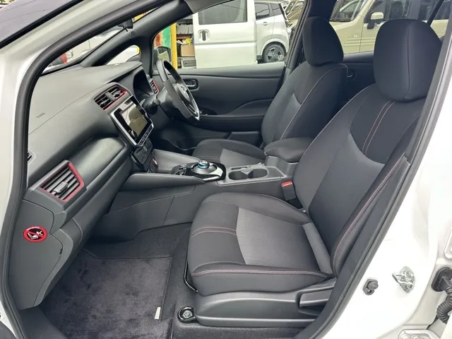 リーフ(ニッサン)ニスモ中古車 3
