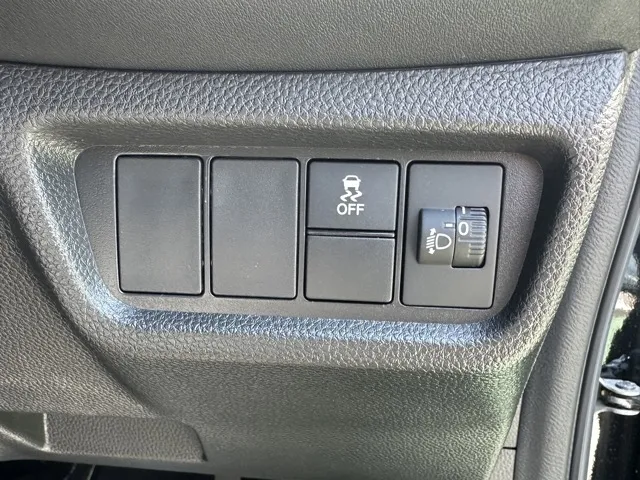 WR-V(ダムド)Z+ リヴァーブ フェイスチェンジキット新車見本展示無 14
