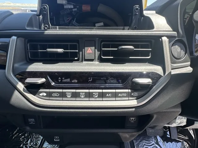 WR-V(ダムド)Z+ リヴァーブ フェイスチェンジキット新車見本展示無 17