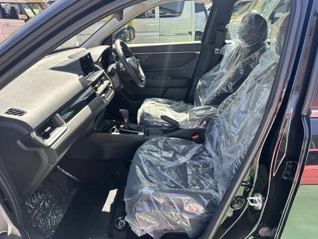 WR-V(ダムド)Z+ リヴァーブ フェイスチェンジキット新車見本展示無 3