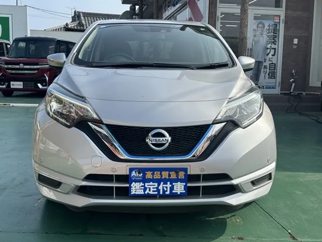 ノート(ニッサン)eパワーX中古車 21