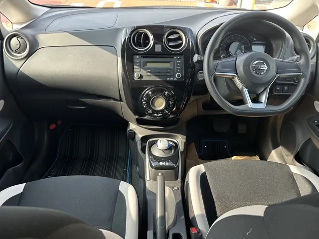 ノート(ニッサン)eパワーX中古車 5