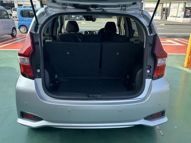 ノート(ニッサン)eパワーX中古車 7