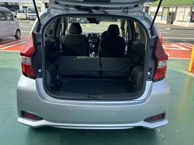 ノート(ニッサン)eパワーX中古車 8