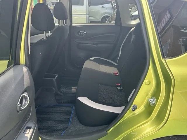 ノート(ニッサン)eパワーX中古車 4