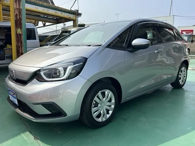 フィット(ホンダ)e：HEV ベーシック中古車 1